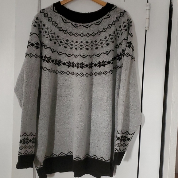 Junarose Sweaters - JunaRose chunky knit sweater.